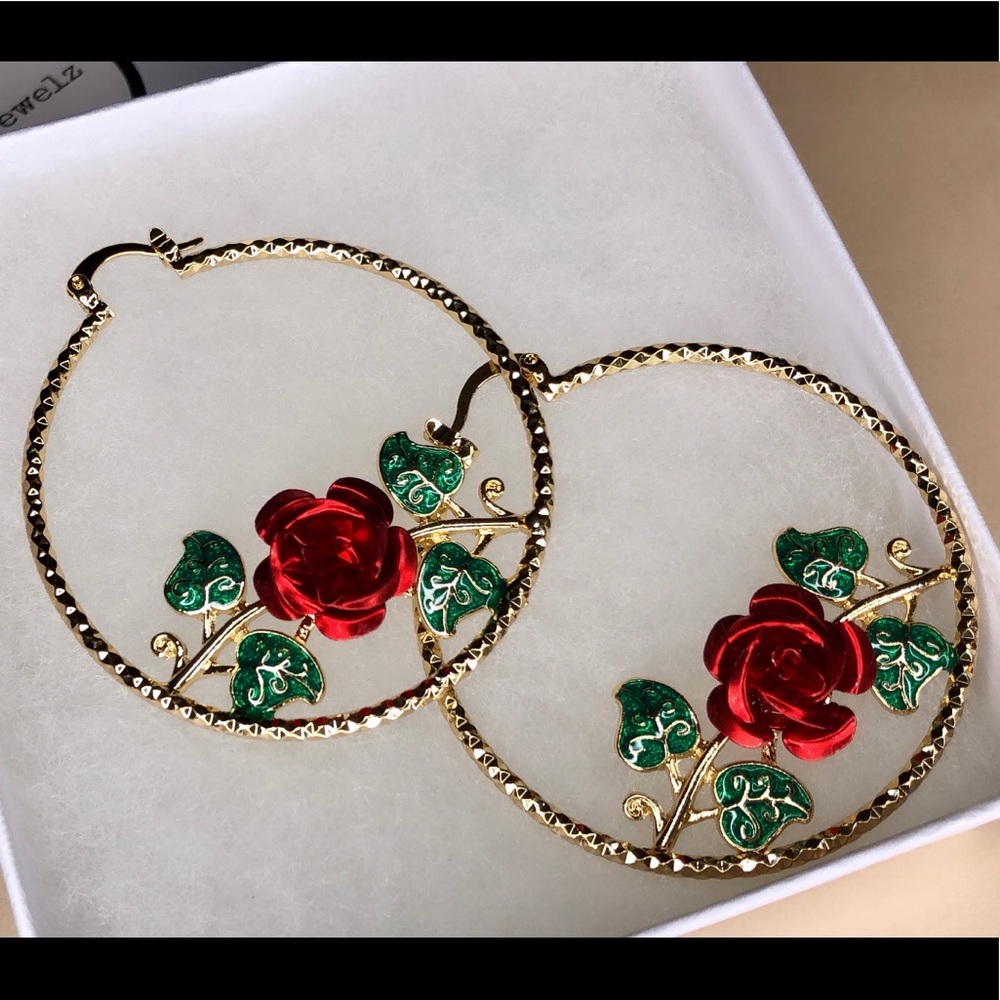 Rosie hoops